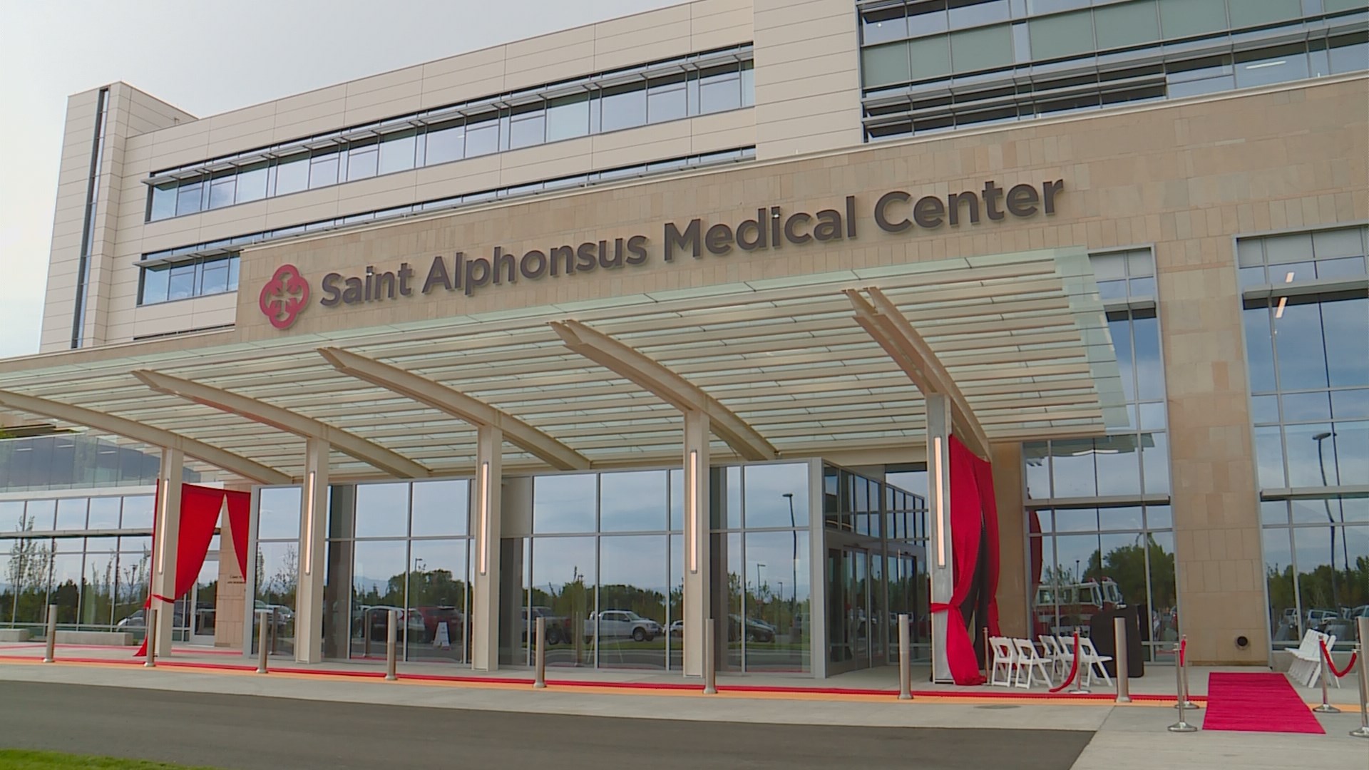 Looking inside new Saint Alphonsus campus in Nampa